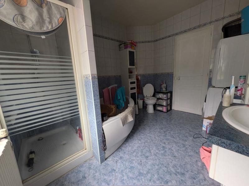 Maison - 202 m² - 5 pièces