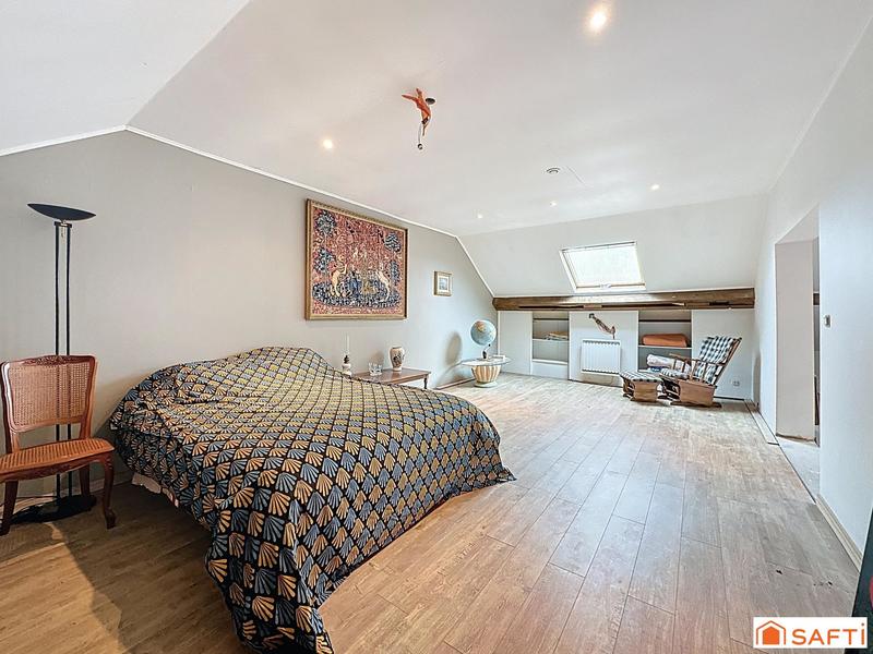 Maison - 240 m² - 7 pièces