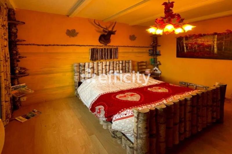 Maison - 221 m² - 7 pièces