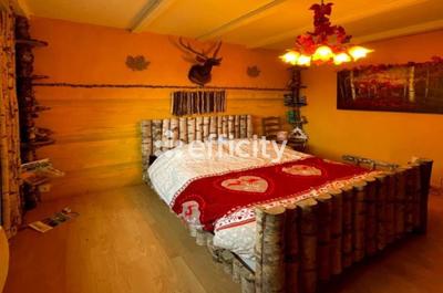 Maison - 221 m² - 7 pièces