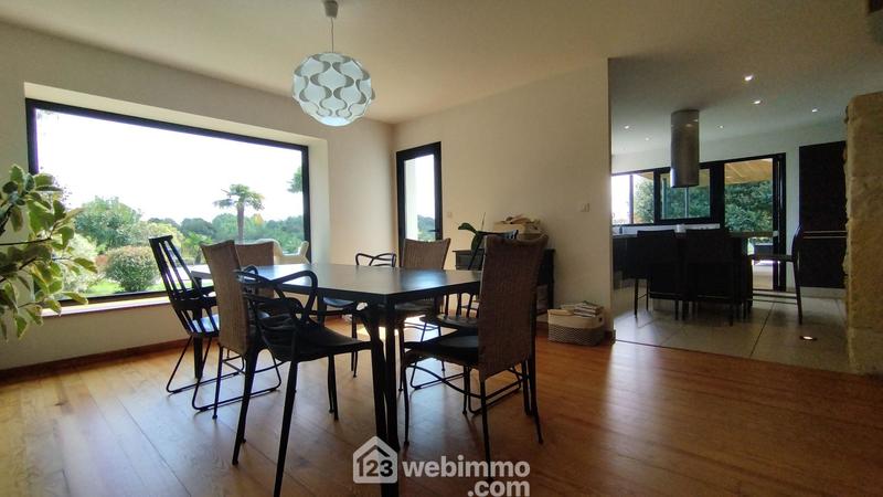 Maison - 180 m² - 7 pièces