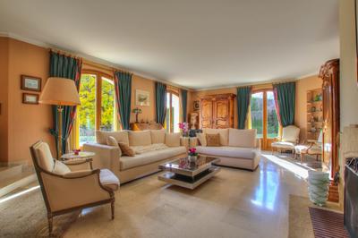 Maison - 295 m² - 8 pièces