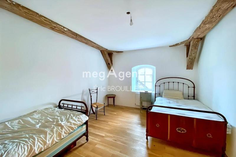 Maison - 202 m² - 8 pièces