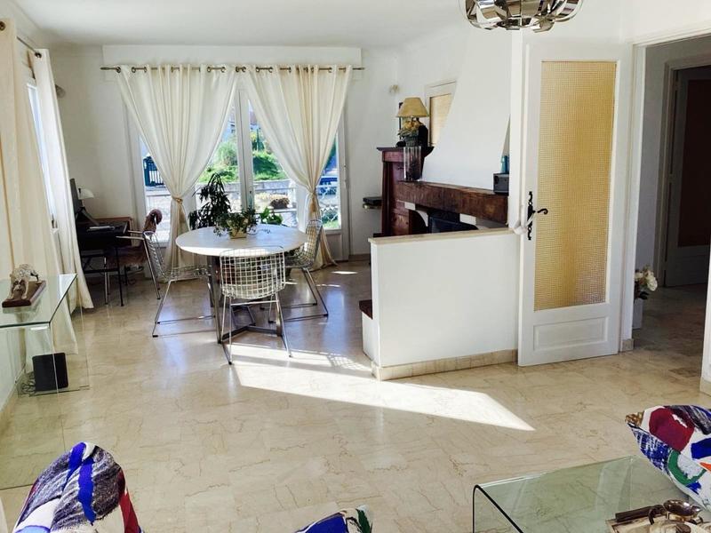 Villa - 180 m² - 10 pièces