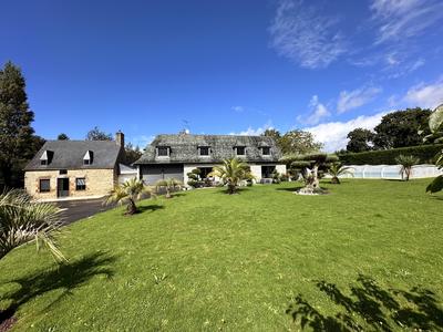 Propriété - 350 m² - 8 pièces