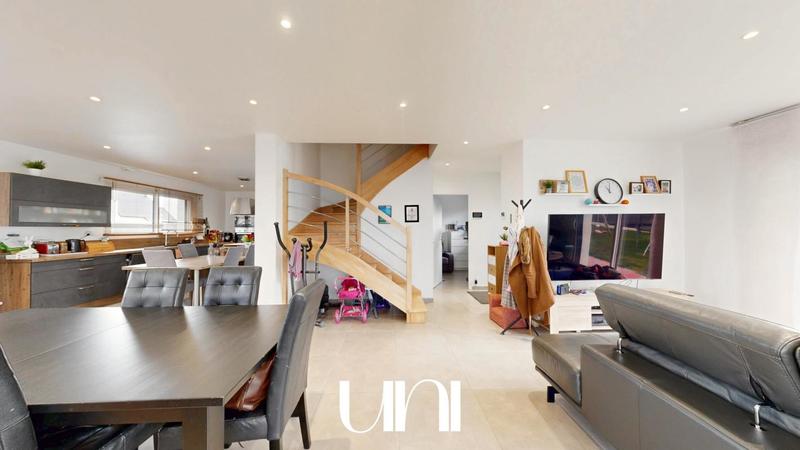 Maison - 141 m² - 5 pièces