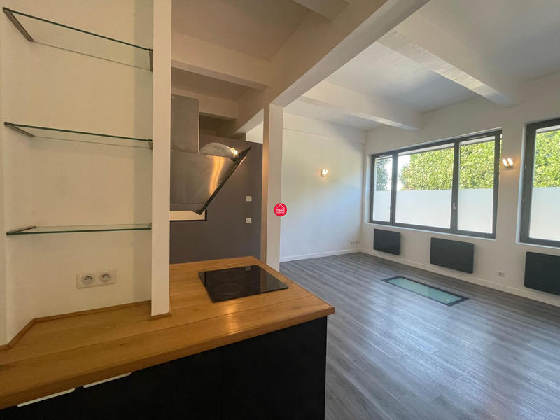 Loft - 77 m² - 3 pièces