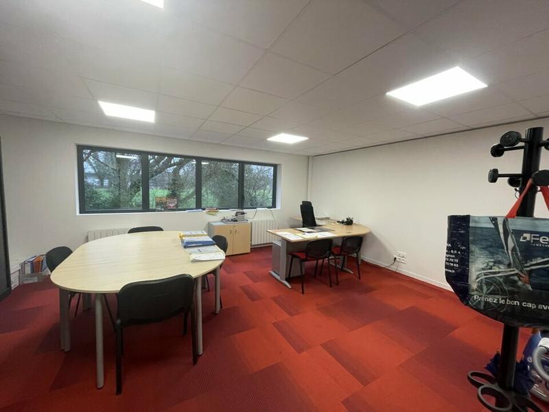 Bureau - 195 m²