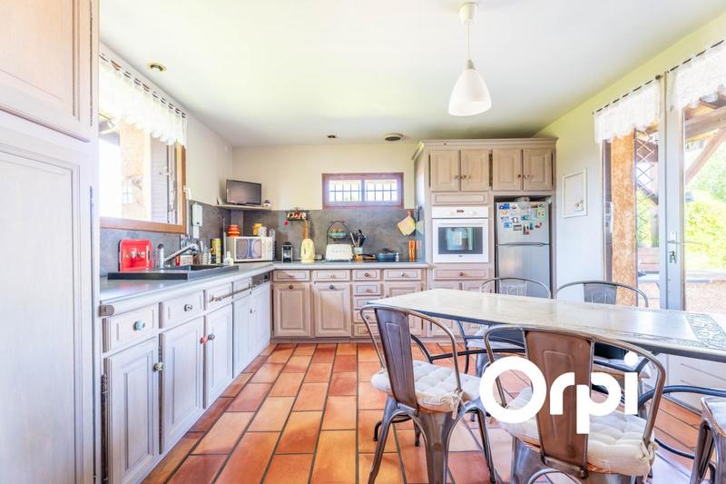 Maison - 240 m² - 6 pièces