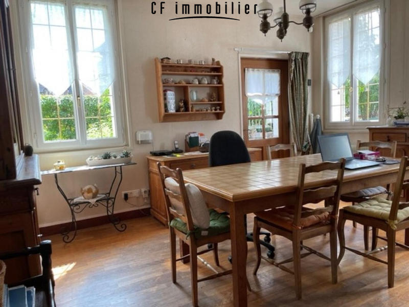 Maison - 210 m² - 8 pièces