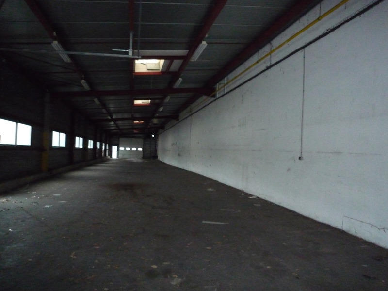 Entrepôt - 3 000 m² - 6 pièces
