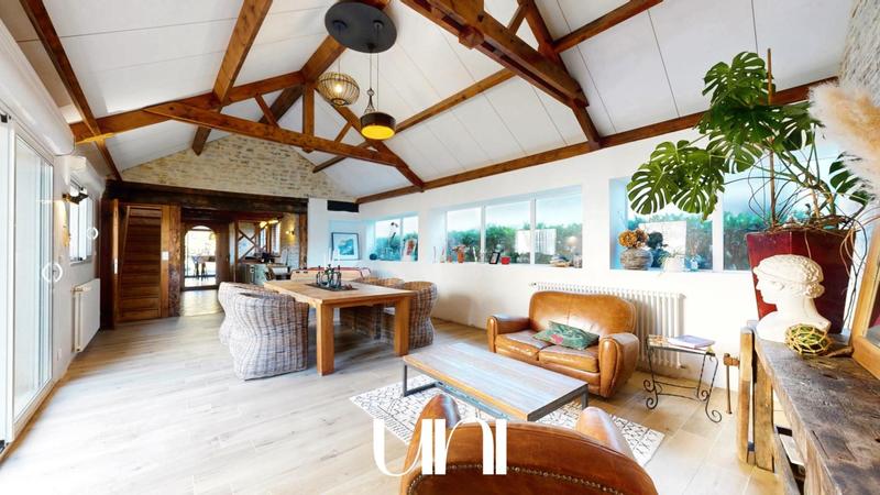 Maison - 292 m² - 11 pièces