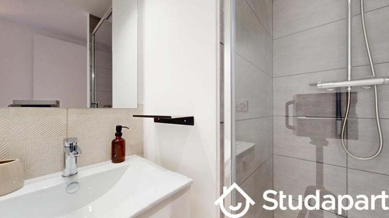 Chambre - 78 m² - 1 pièce