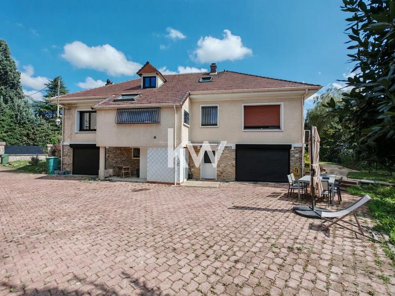 Maison - 183 m² - 6 pièces