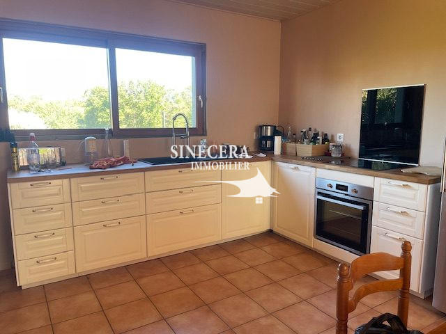 Maison - 340 m² - 5 pièces