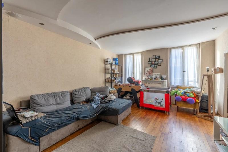 Appartement - 75 m² - 5 pièces