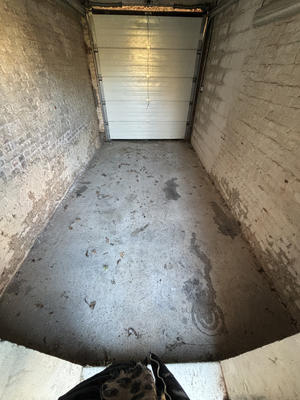 Parking / Garage - 12 m²