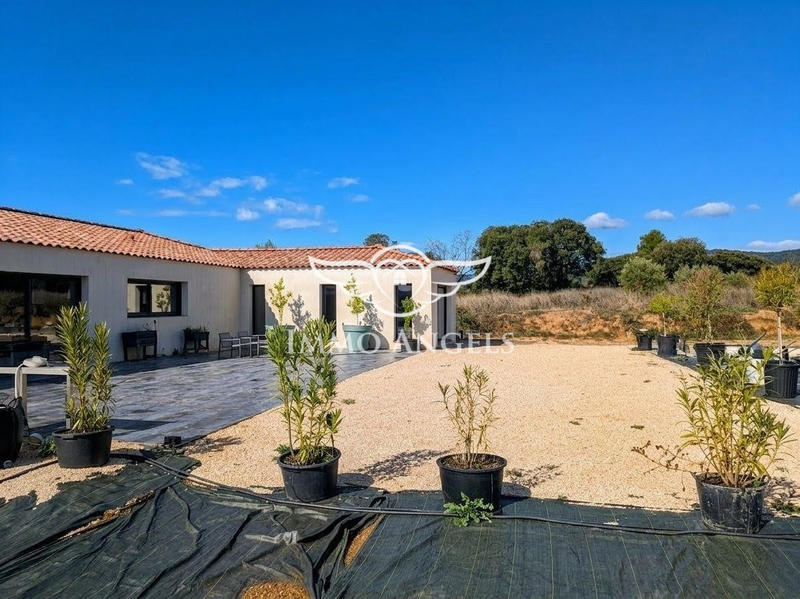 Maison contemporaine - 206 m² - 5 pièces