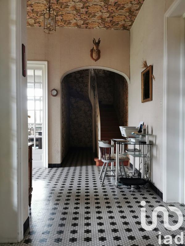 Maison - 300 m² - 13 pièces