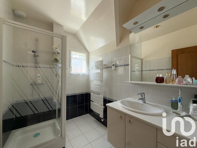 Maison - 186 m² - 7 pièces