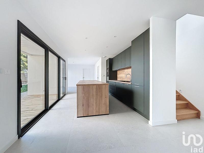 Maison - 135 m² - 6 pièces