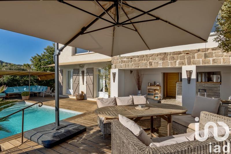 Maison - 170 m² - 5 pièces