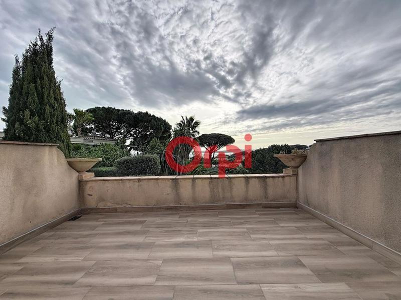 Maison - 305 m² - 5 pièces