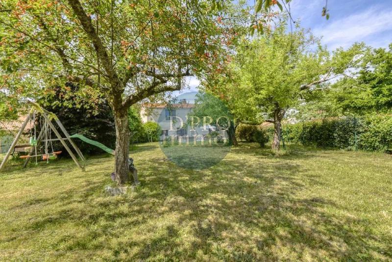 Maison - 284 m² - 8 pièces