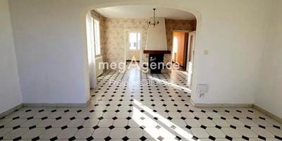 Maison - 104 m² - 6 pièces