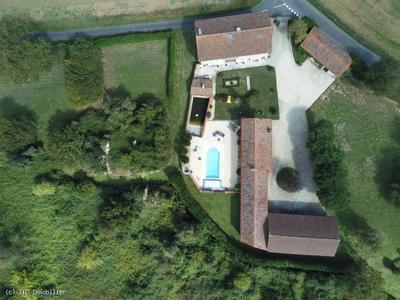 Maison - 252 m² - 5 pièces