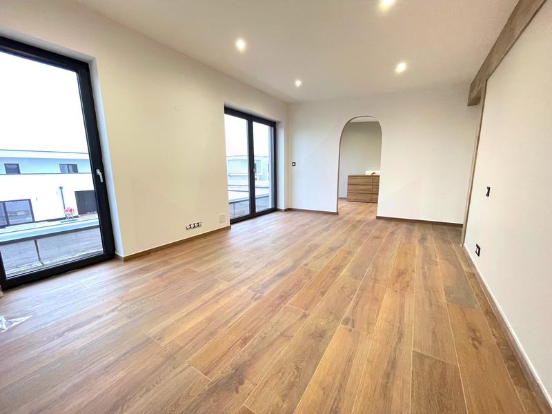 Maison - 246 m² - 7 pièces