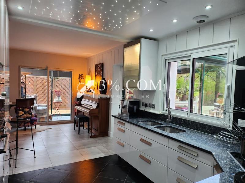 Maison - 170 m² - 7 pièces