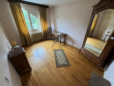 Maison - 257 m² - 12 pièces