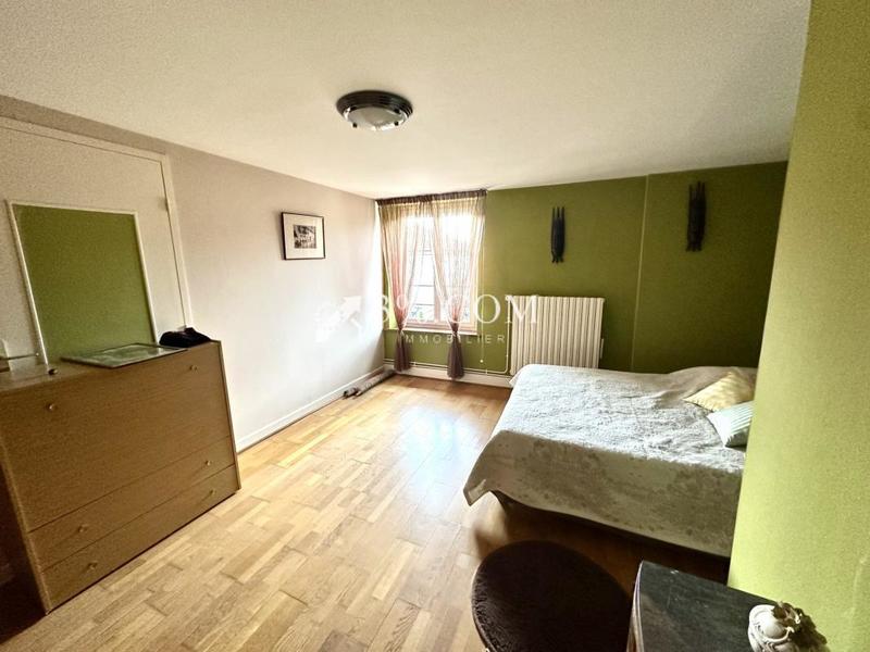 Maison de village - 300 m² - 12 pièces