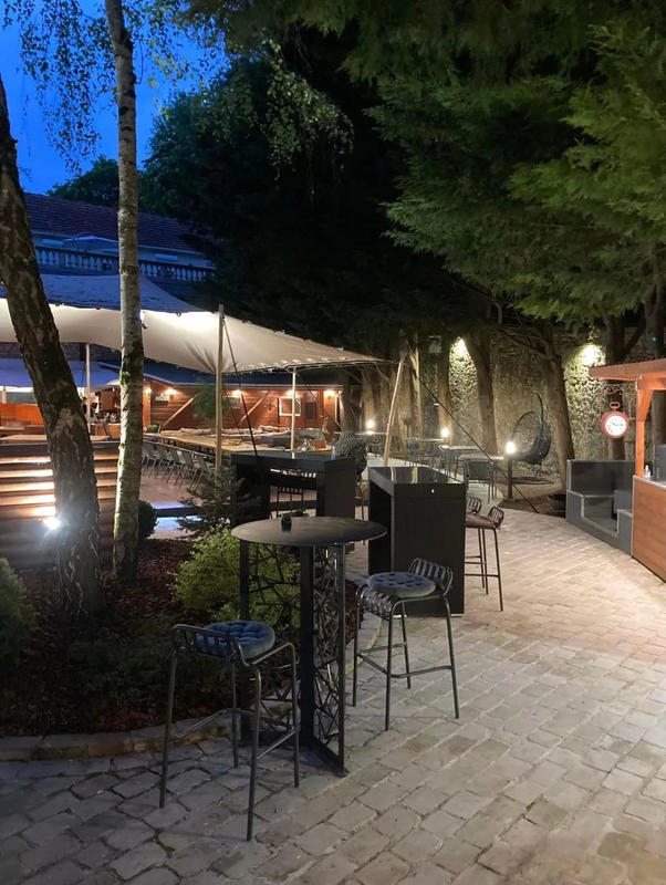 Fonds de commerce - 1 234 m²