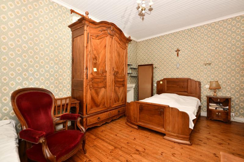 Maison - 150 m² - 9 pièces