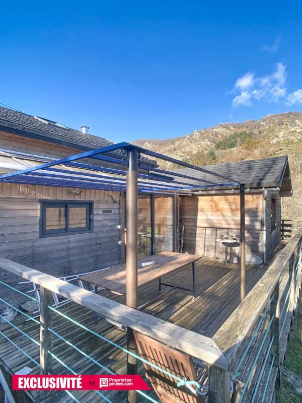 Maison - 90 m² - 5 pièces