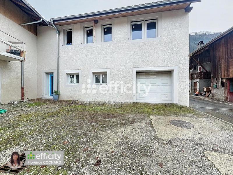 Maison - 180 m² - 2 pièces