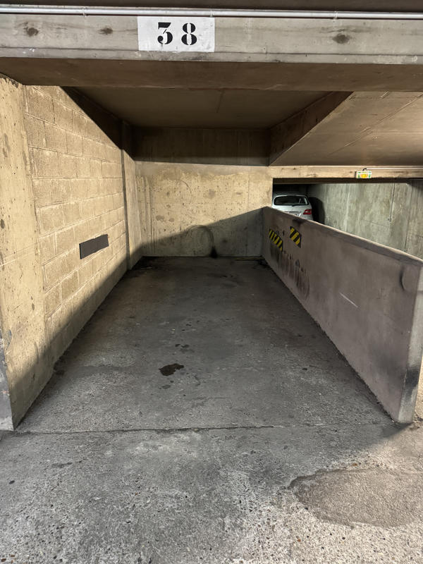 Parking / Garage - 11 m²