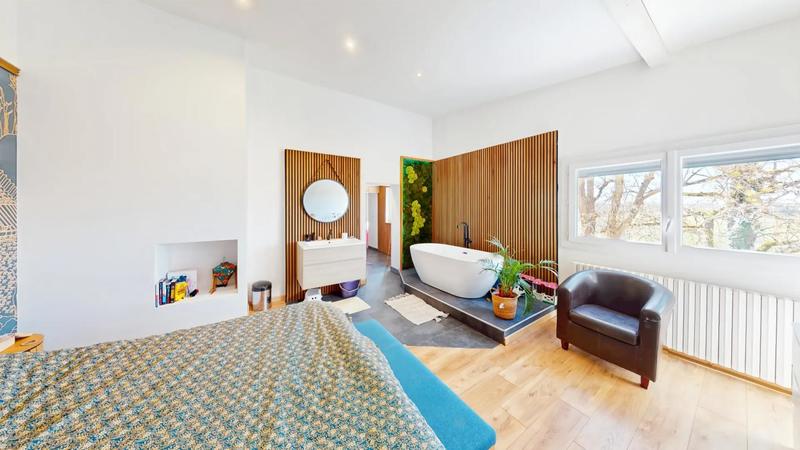 Maison - 268 m² - 7 pièces