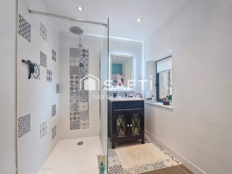 Maison - 202 m² - 8 pièces