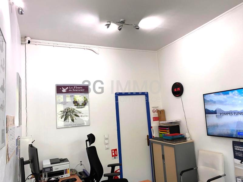 Local commercial - 103 m² - 6 pièces