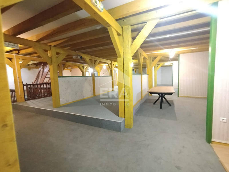 Local commercial - 1 815 m²