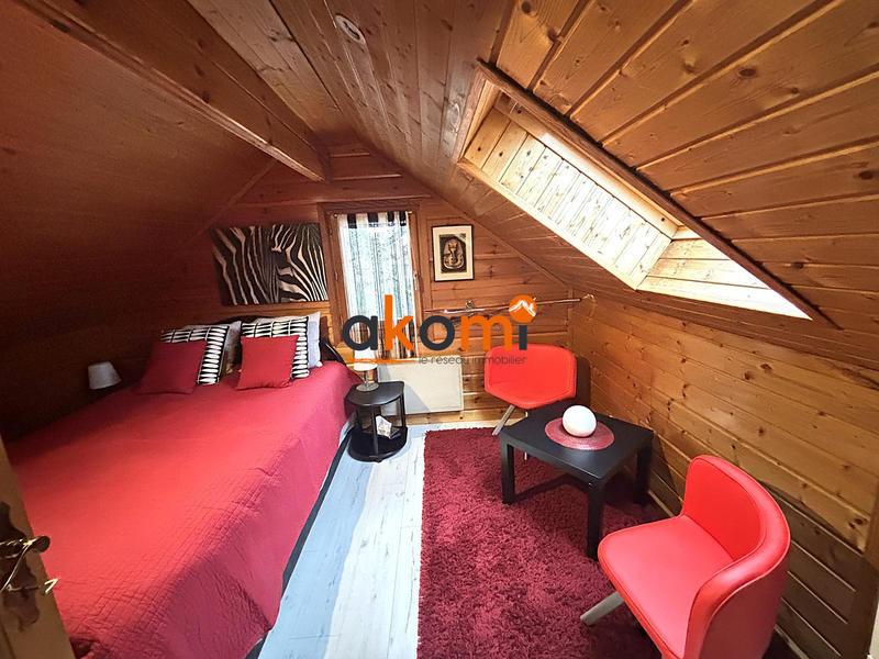 Maison traditionnelle - 241 m² - 10 pièces