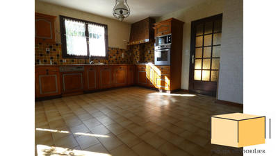 Maison - 203 m² - 5 pièces