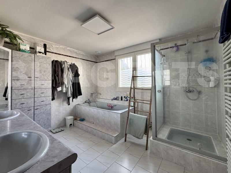 Maison - 150 m² - 5 pièces