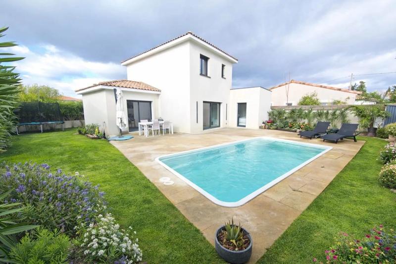 Maison - 99 m² - 5 pièces