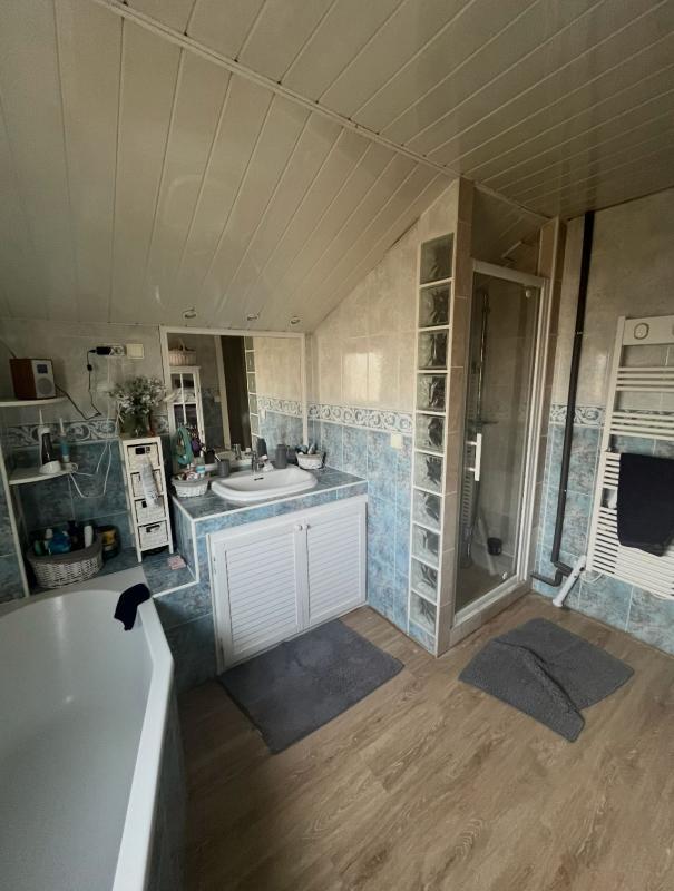 Maison - 96 m² - 5 pièces