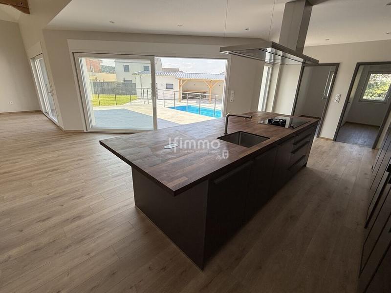 Maison - 183 m² - 6 pièces