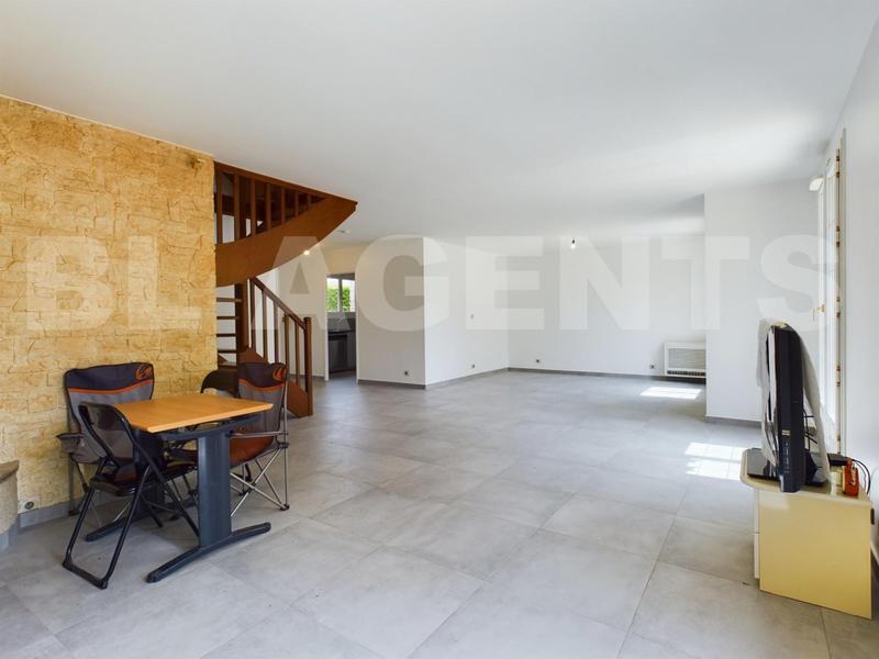 Maison - 160 m² - 5 pièces
